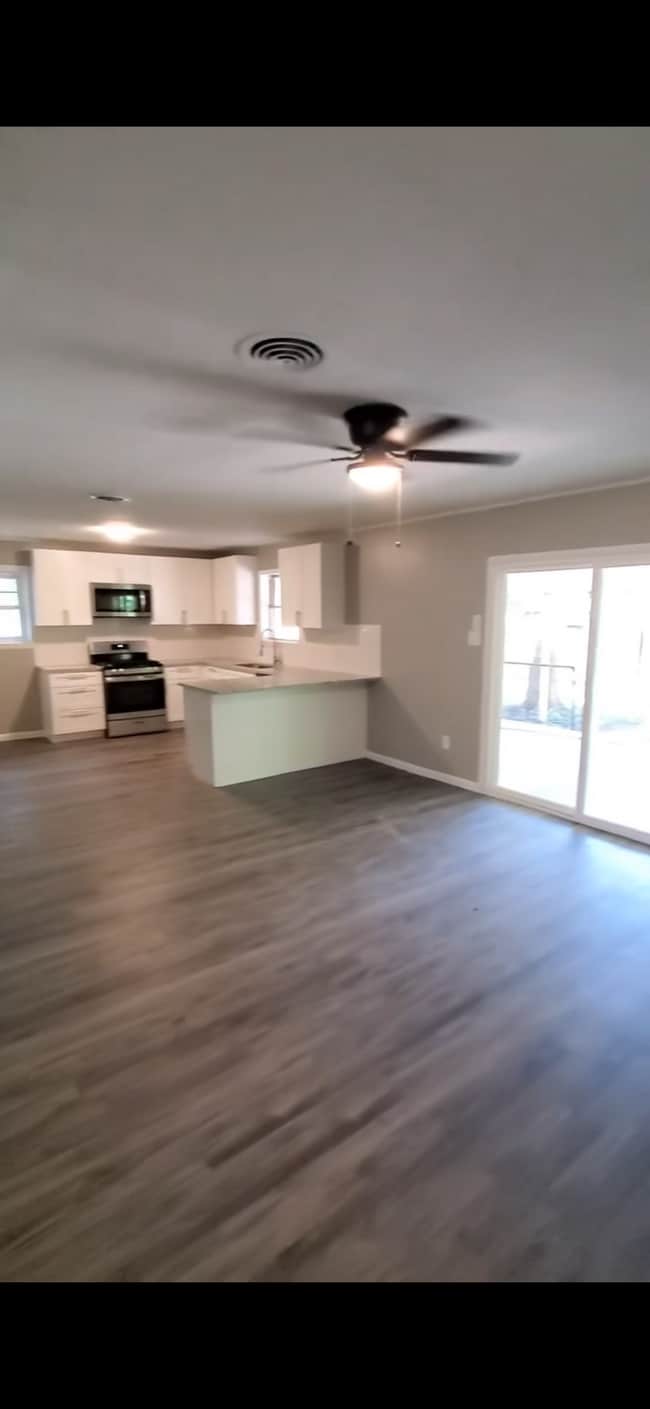 Building Photo - 220 Fairmont Ave