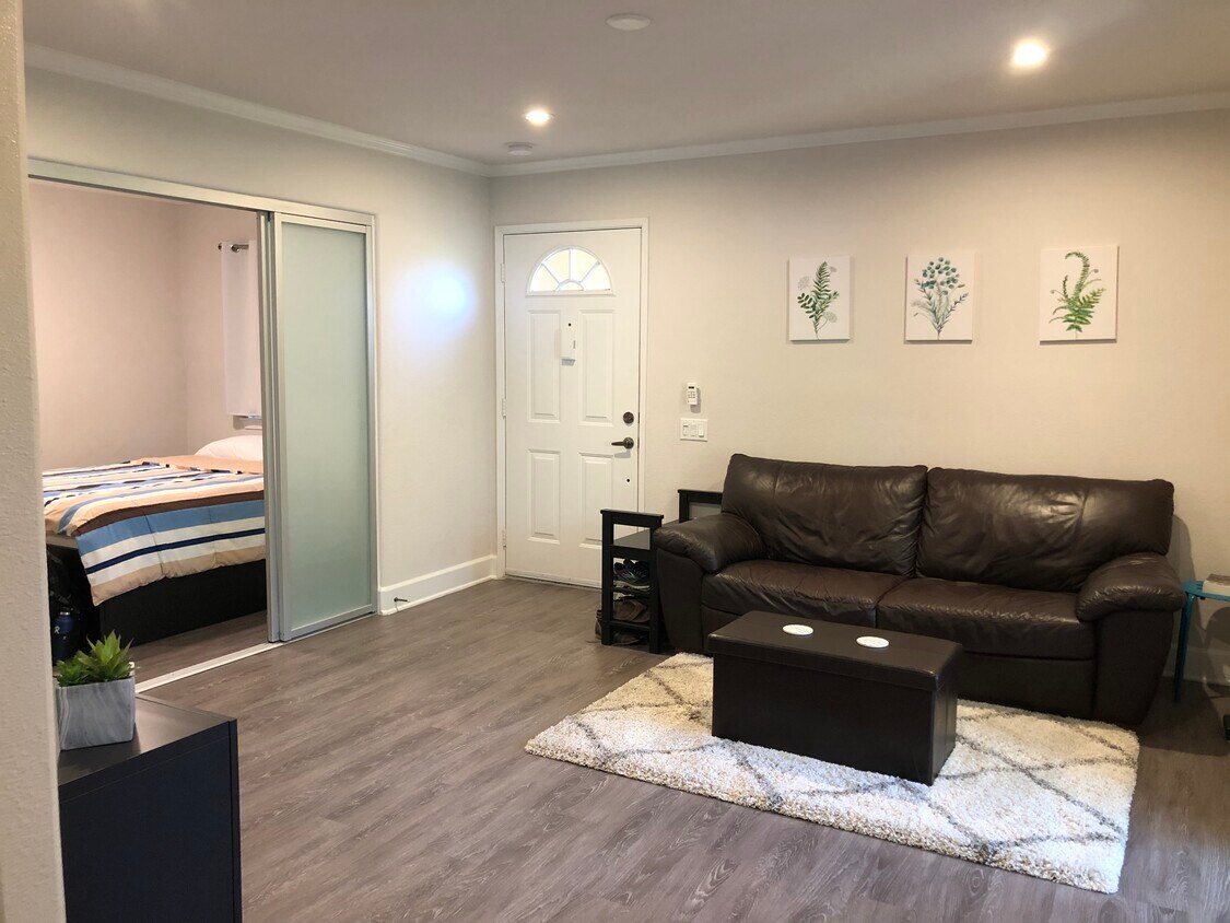 8581 Villa La Jolla Dr Unit I, La Jolla, CA 92037 Condo for Rent in