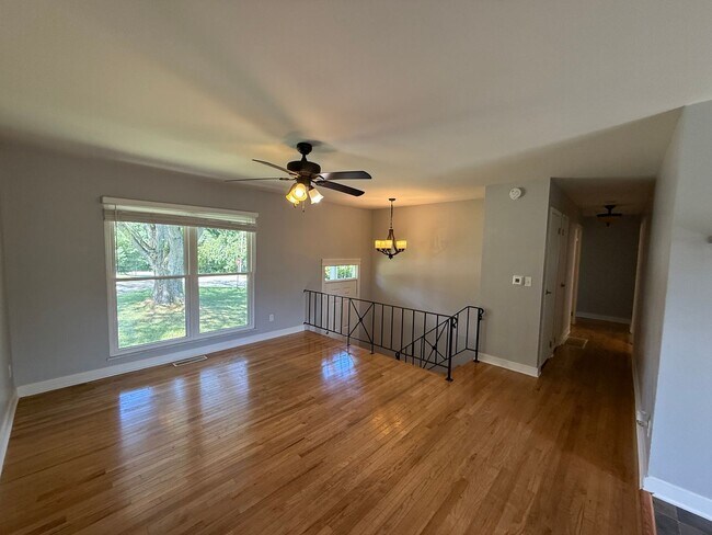 Foto del edificio - Bi-Level House for Rent in Ellettsville, IN