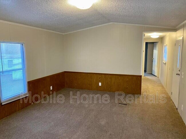 Building Photo - 127 Jeremy Dr