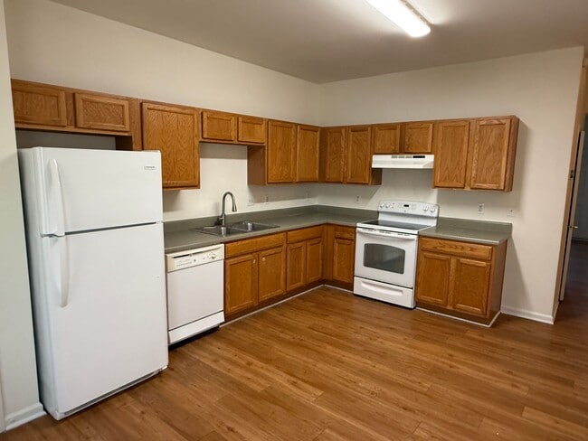 Building Photo - 7167 Somerset Springs Dr