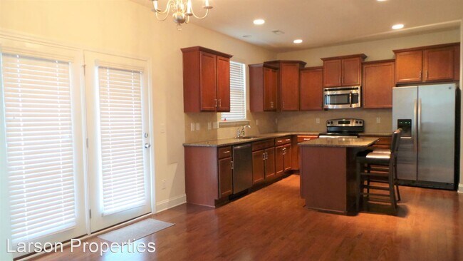 Foto del edificio - 4 br, 2.5 bath House - 523 Applecross Drive