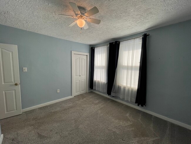 Bedroom 1 - 401 Clarence St