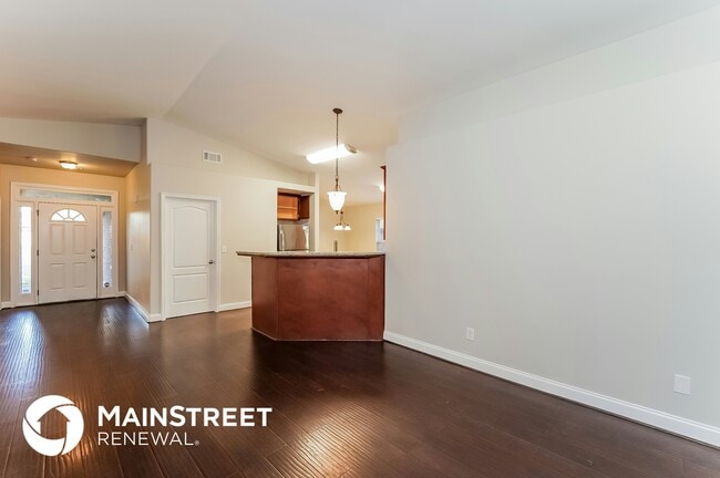 Building Photo - 4052 Cambridge Dr