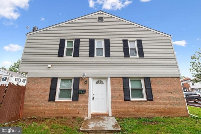 Foto del edificio - 8157 Community Dr