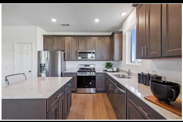 Foto del edificio - 2318 Bay Laurel Ln