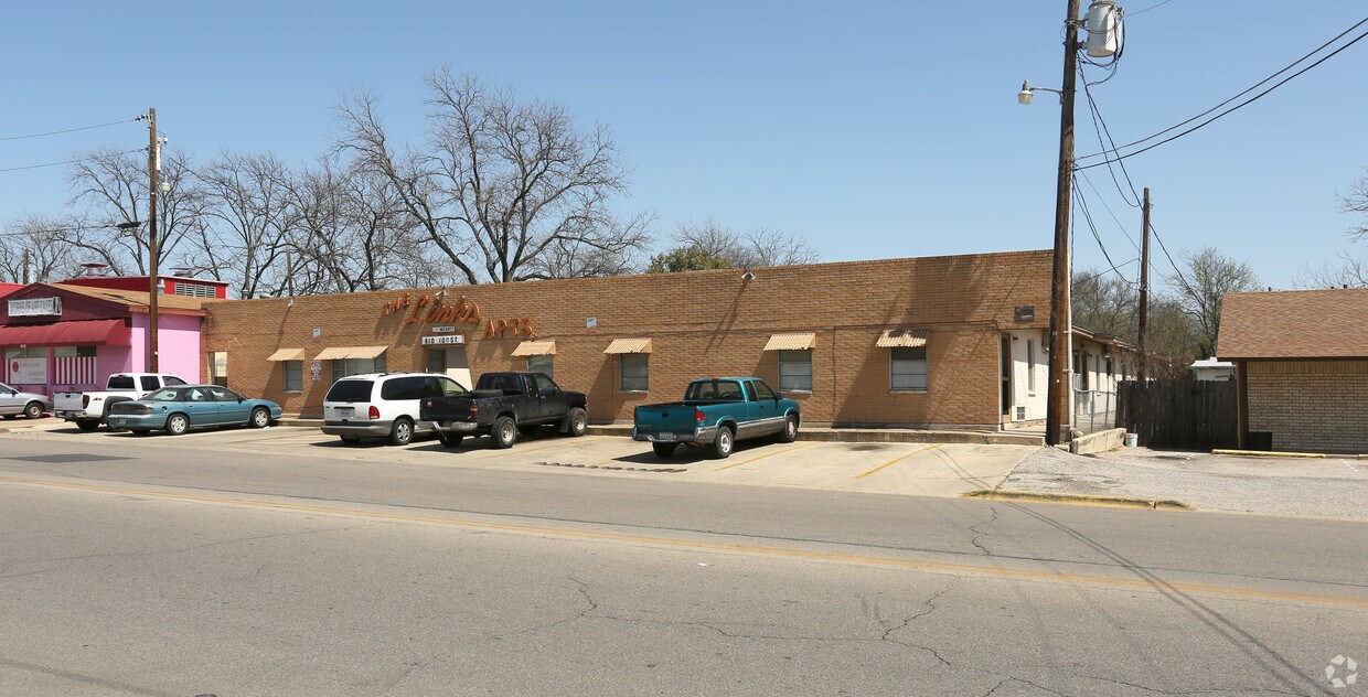 Primary Photo - The Links Apts