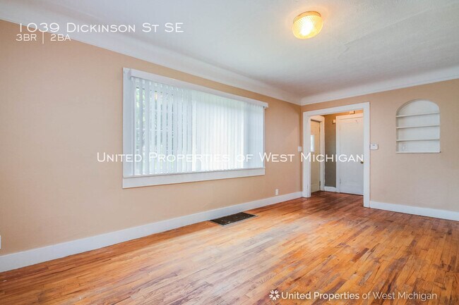 Foto del edificio - 1039 Dickinson St SE