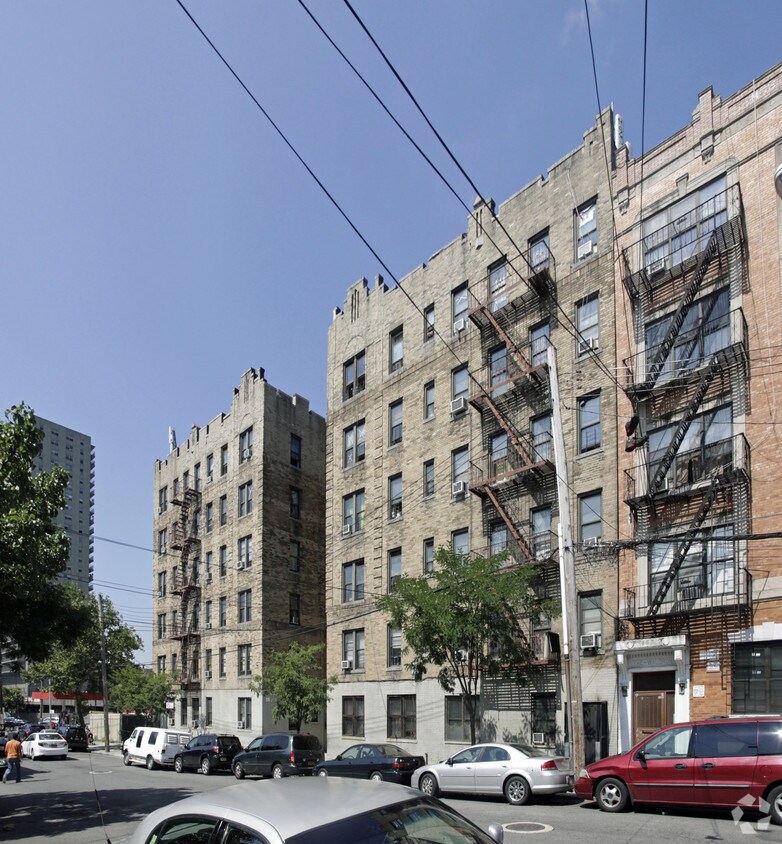 Foto principal - 1201 Ogden Ave