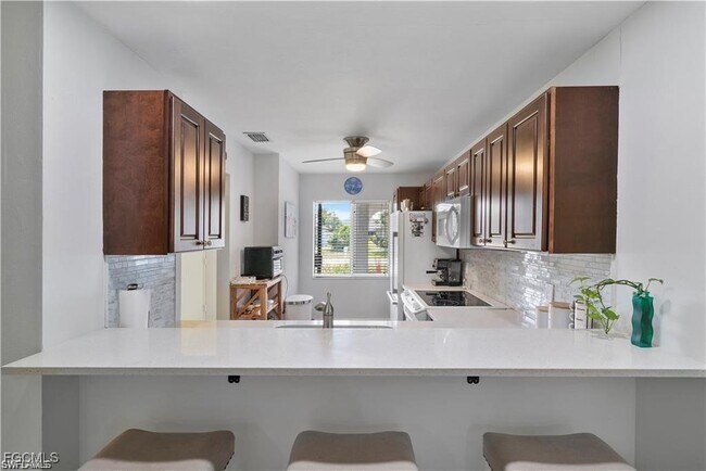 Foto del edificio - 4608 SE 4th Pl