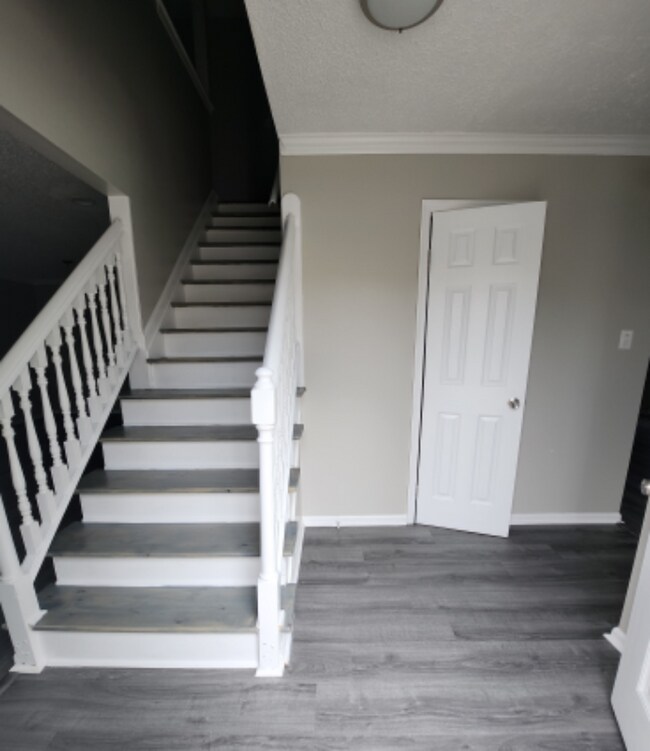 Building Photo - 5255 Johnstown Ln
