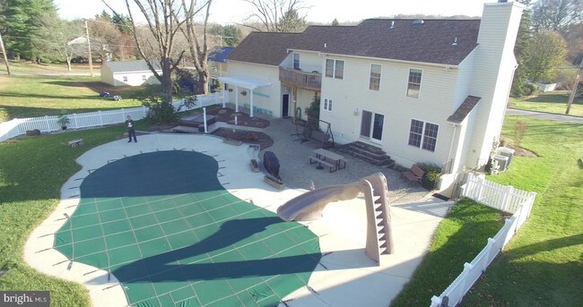 Foto del edificio - 8406 High Ridge Rd