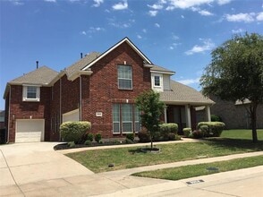 Building Photo - 8904 Brook Hollow Dr