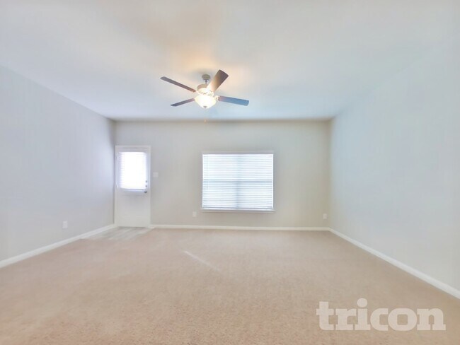 Foto del edificio - 23112 Shakespeare Dr