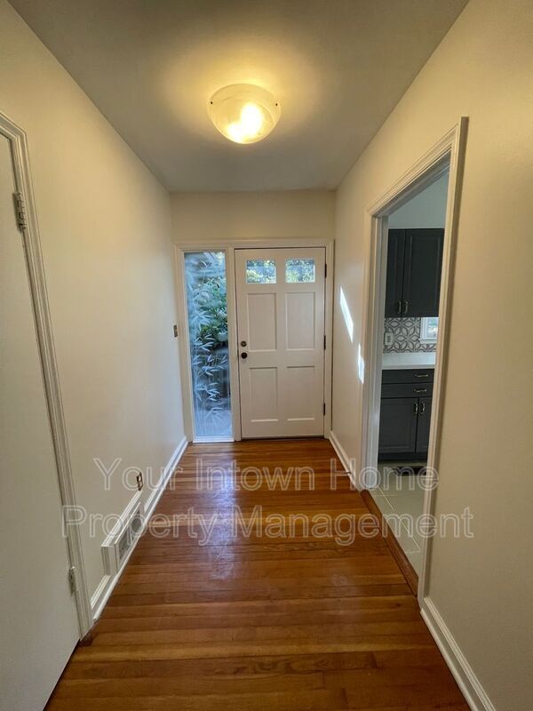 Foto del edificio - 1876 Mason Mill Rd