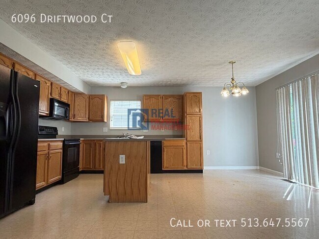 Building Photo - 6096 Driftwood Ct