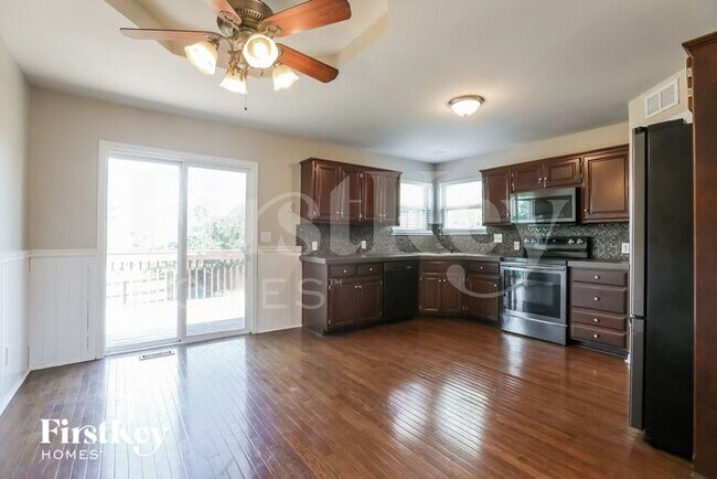 Foto del edificio - 16306 Harris Avenue