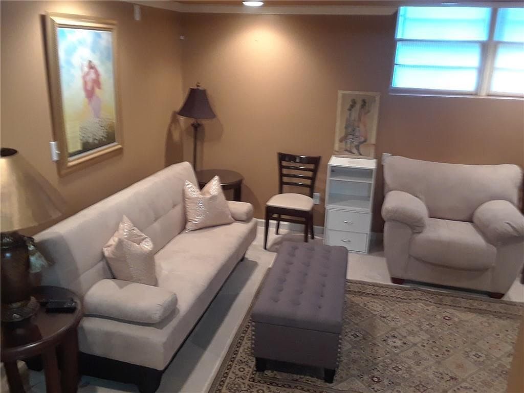 Foto principal - 3348 Lake Dr