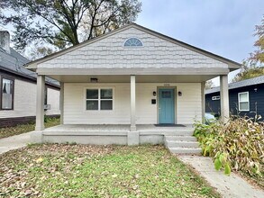 Building Photo - 1046 Tanglewood St