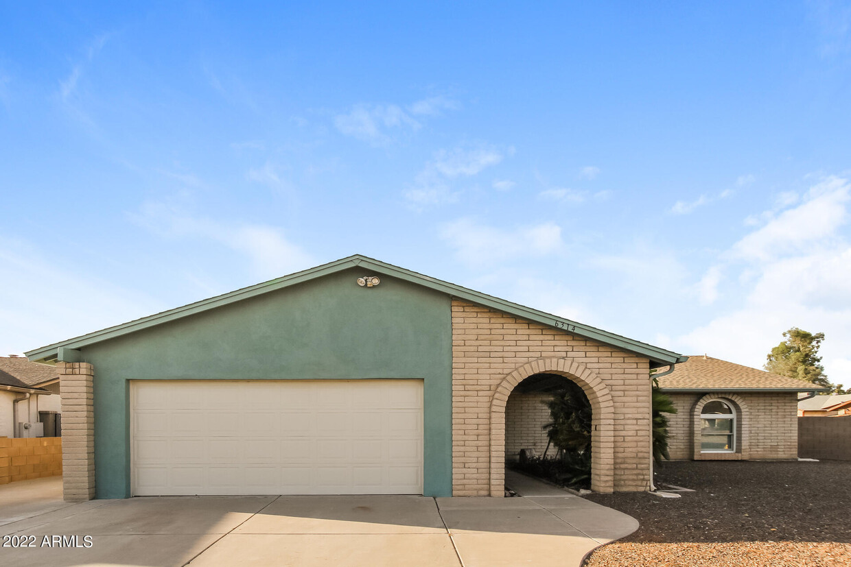 Foto principal - 6314 W Sunnyslope Ln