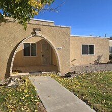 Building Photo - 1305 Rio Rancho Blvd SE