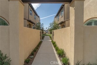 Building Photo - 17941 Olivia Ln