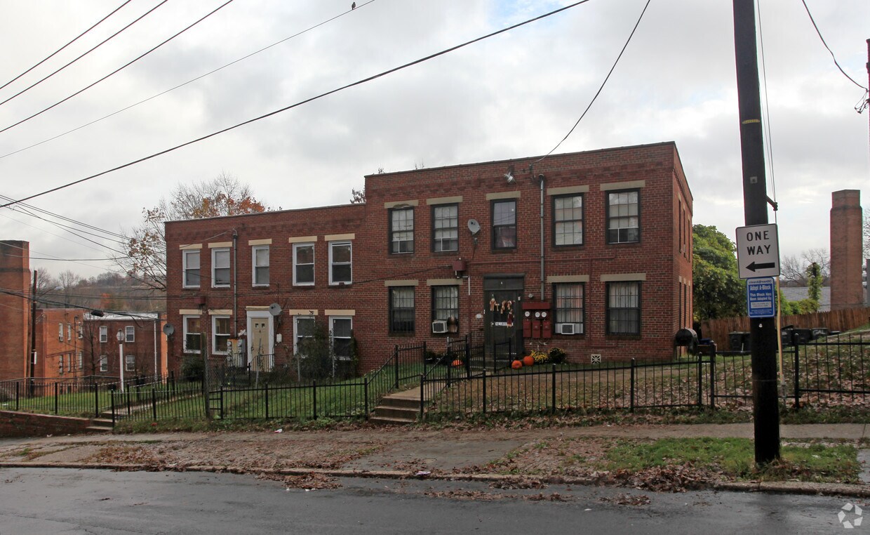 Foto principal - Danbury Apartments