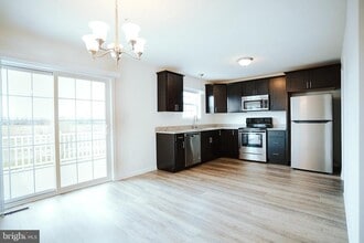 Building Photo - 12 Millrace Ct