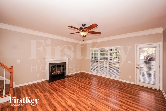 Building Photo - 7549 Sedgebrook Dr E