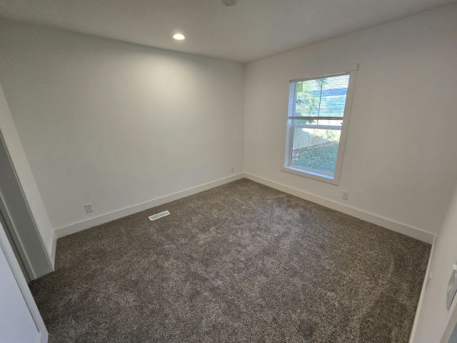 Foto del edificio - 155 Laurinda Ln