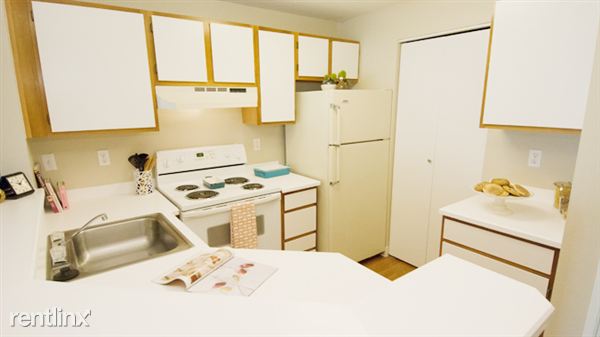 Building Photo - 17620 NW Cornell Rd