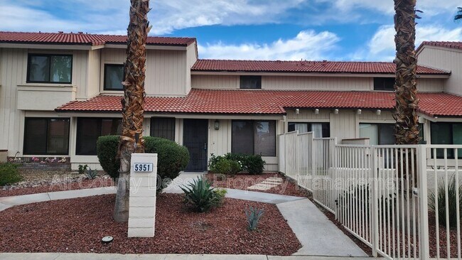 Foto del edificio - 5951 Montecito Dr