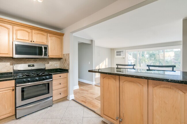 Foto del edificio - 1328 Webford Ave