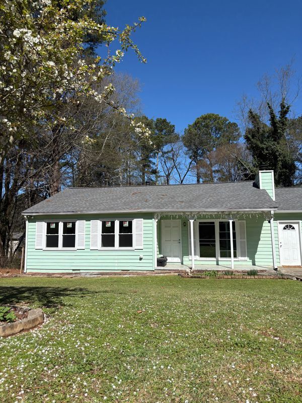 Foto del edificio - 429 Strickland Ct