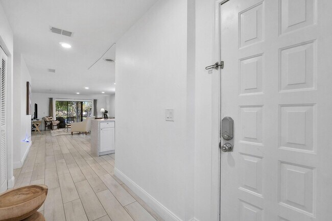 Foto del edificio - 8436 Cypress Ln