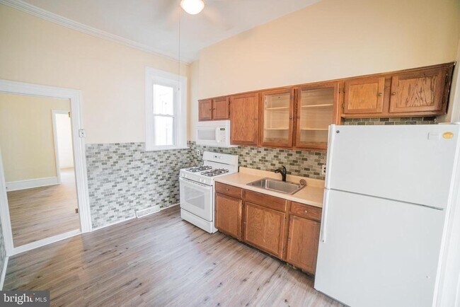 Foto del edificio - 2427 E Allegheny Ave