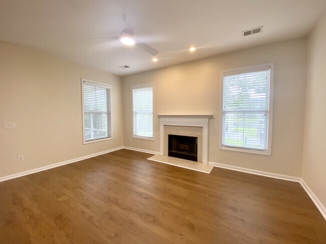 Foto del edificio - Charming Four-Bedroom Home in Bluffton wit...