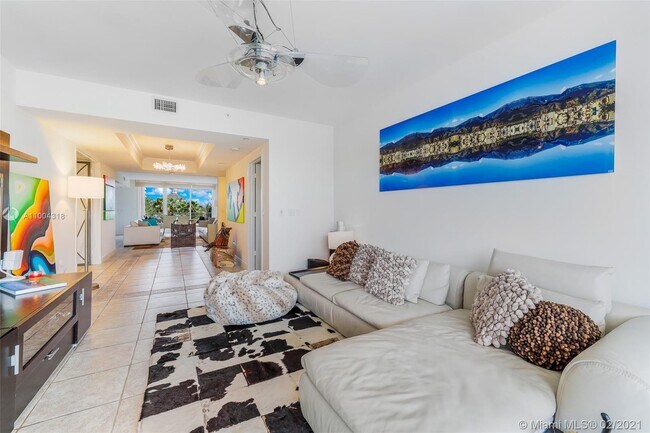 Foto del edificio - 789 Crandon Blvd