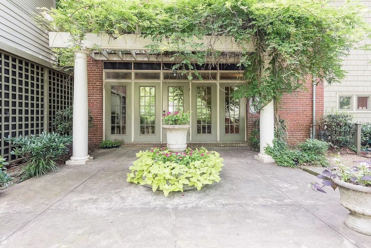 Foto principal - Beautiful Historic Carriage House in Highl...