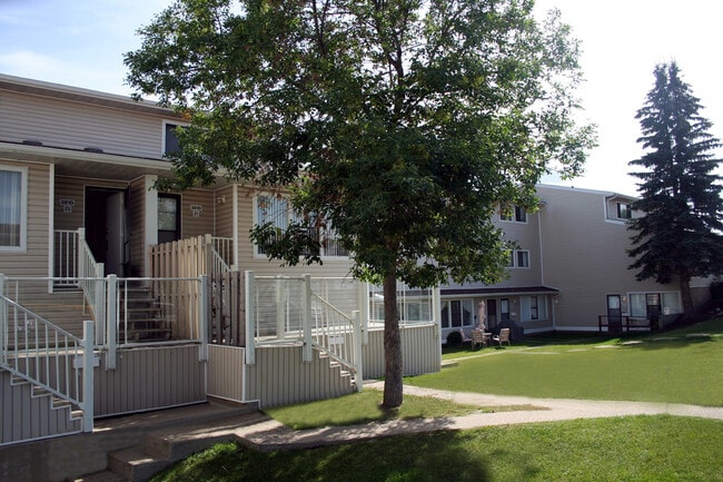 Building Photo - Clareview Court Townhomes
