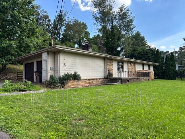 Foto del edificio - 7320 Westridge Dr