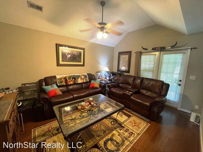 Building Photo - 2 br, 2 bath House - 5905 Southwood Pkwy