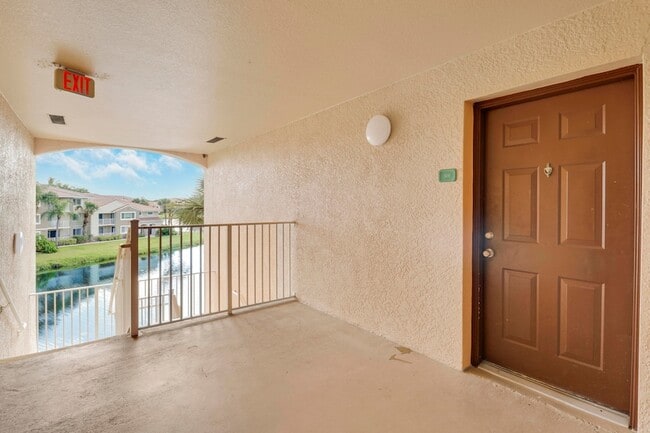 Foto del edificio - 141 SW Palm Dr