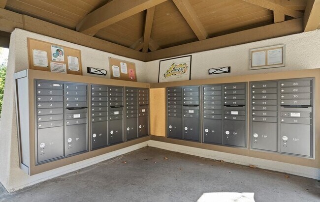 Building Photo - 5350 Baltimore Dr