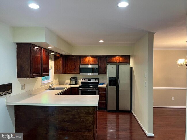 Building Photo - 502 Pickering Station Dr