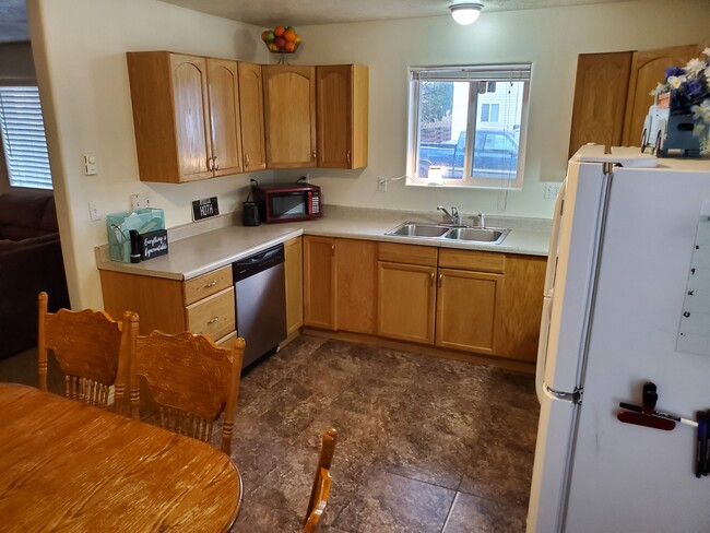 Building Photo - Rigby Unit 6