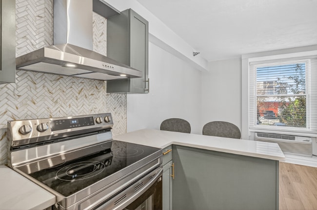 Foto del edificio - 224 E Garden St