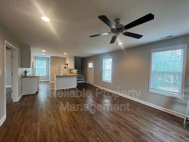 Building Photo - 115 E Kennel Ln