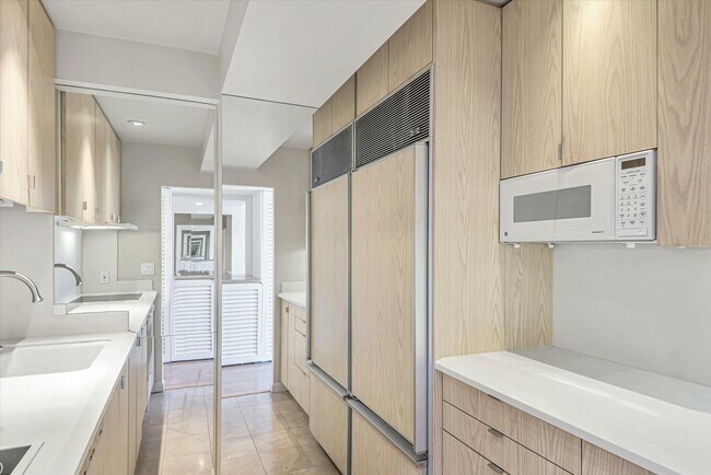 Building Photo - 1177 California St