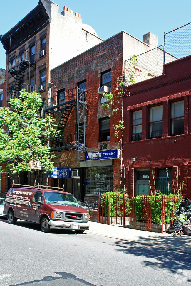 Building Photo - 249 W 18th St